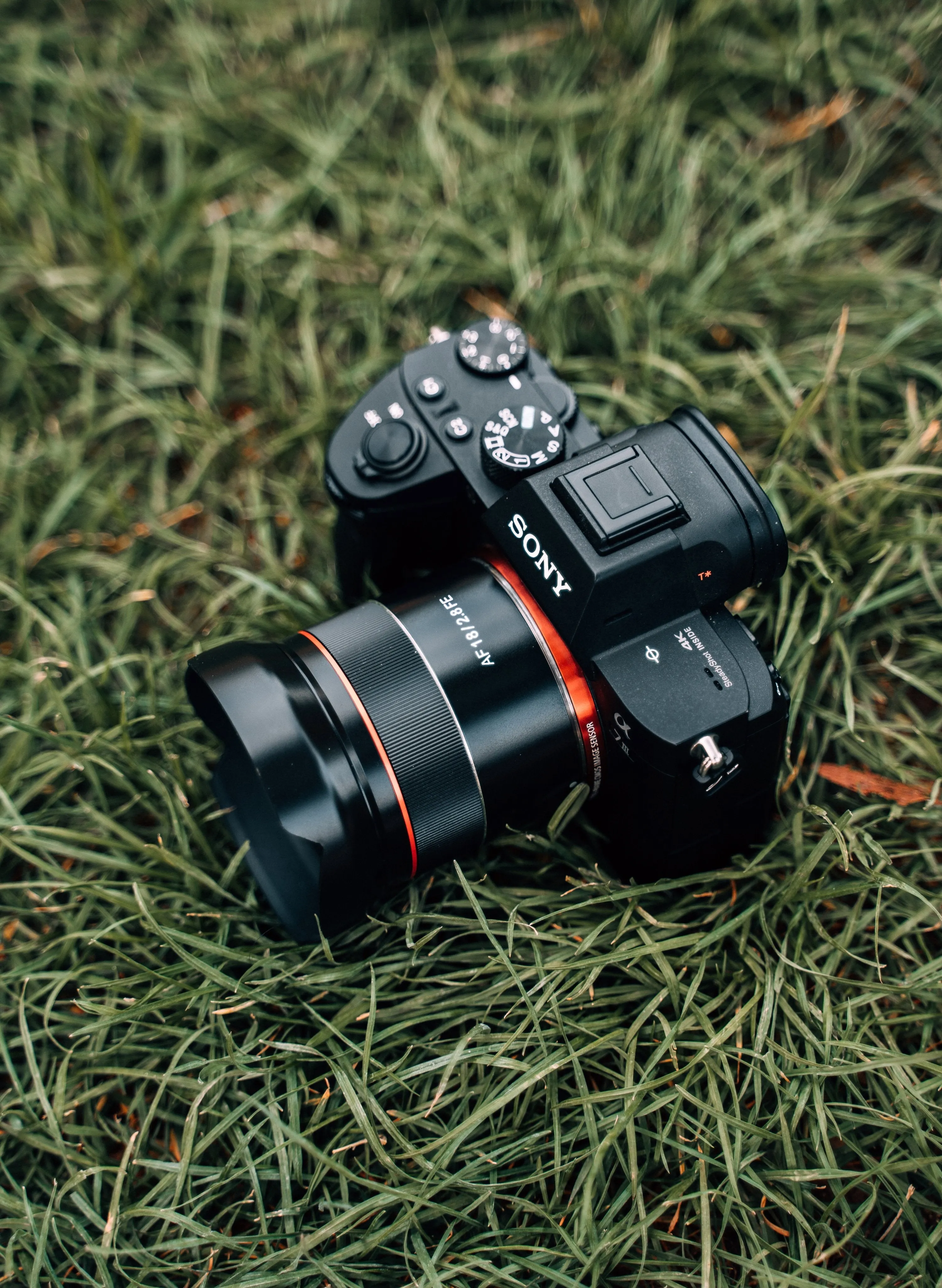 18mm F2.8 AF Compact Full Frame Super Wide Angle with Lens Station (Sony E)